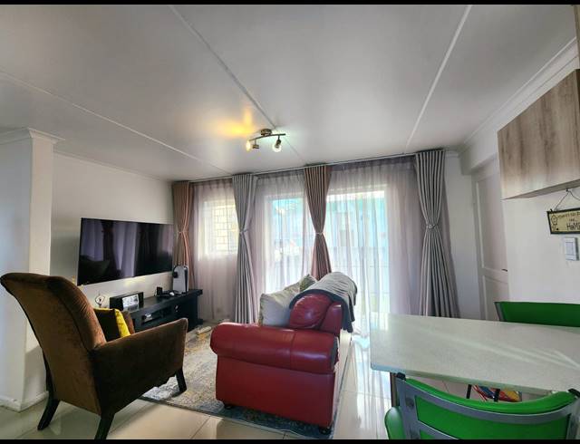 2 BEDROOM APARTMENT FOR SALE IN GOODWOOD PARK